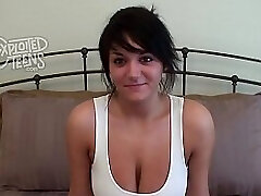 19 Yr old amateur with DDD titties slurps the photographer'_s ass