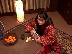 Teenage Masturbate With Table Stand And Bellowing