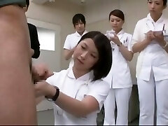 une infirmière japonaise pour l'extraction du sperme