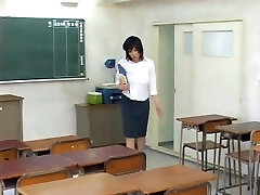 Nauczyciel japoński busty pieprzy się z uczniem napalone