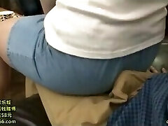 RDT-282 se empolgou e sentou no colo