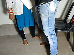 Hospital Me Nurse Ko Patakar Vahi Stool Par Chod Diya