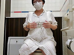 A married woman who wanks while holding her voice A married woman who wanks while holding her voice