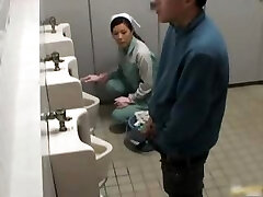 Asian dame is cleaning the wrong public part6