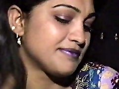 Lahori HEERA MANDI punjabi pakistani nymph in threesome