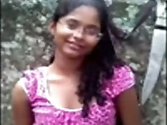 شیطان, مامانی می شود و سر می دهد به او همکار شیطان, مامانی می شود و سر می دهد به او همکار