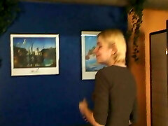 Petra 24 Jahre Blonde laesst sich doch gerne ueberzeugen vor der Kamera zu bumsen Petra 24 Jahre Blonde laesst sich doch gerne ueberzeugen vor der Kamera zu bumsen