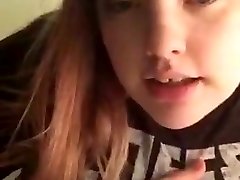 Teenager shows boobs while streaming on periscope