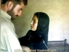 Kashimri Muslim girl nailed by muslim militant people