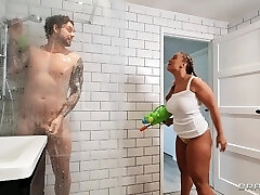 Quickie plowing in the shower with trouser snake hungry babe Beth Bennett