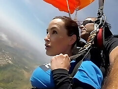 The News @ Hookup - Skydiving With Lisa Ann! Pt 2