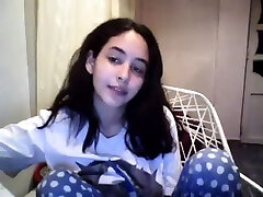 teen adalovelacex flashing cupcakes on live webcam