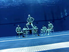 Cool Melanie Hicks does the Harlem Shake underwater.