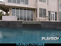 Two marvelous brunette swingers invite single guys over to party Two marvelous brunette swingers invite single guys over to party