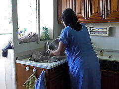 Knocked Up Egyptian Wife Gets Creampied While Doing The Dishes