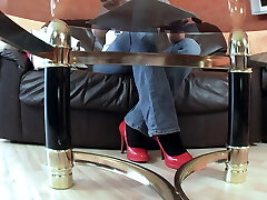 Milf zeigt Ihre Muschi und hat freude am fake penis Milf zeigt Ihre Muschi und hat freude am fake penis