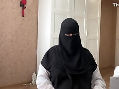 Arab Female With Big Boobs In Hijab On Live Cam
