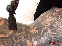 tätowiertes model darcy diamond und musa reißen das schlafzimmer ab - alterotic tätowiertes model darcy diamond und musa reißen das schlafzimmer ab - alterotic