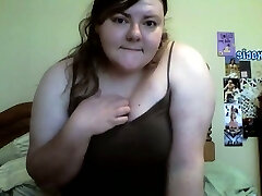 This BBW's pussy hole is always greedy and she likes toying her cunt on cam