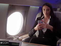 tiefer. seth unterwirft sich der dominanten chefin angela white tiefer. seth unterwirft sich der dominanten chefin angela white