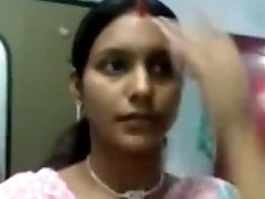 Sexy Notrth indian aunty breasts