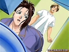 Japanilainen hentai koulutyttö saa puristaa ja puristin hänen tissit