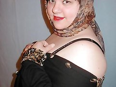 Sexy fat pinup flasher in sheer leopard-print