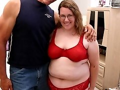 Horny fat MILF Lorelie dishes out an awesome blowjob that earns her a good dose of cock thrusting