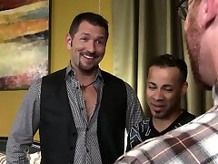 Muscle jock threeway fuck Muscle jock threeway fuck