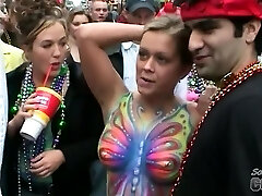 Classic Mardi Gras 2006 Mix Of Flashing And Challenge In New Orleans - SouthBeachCoeds