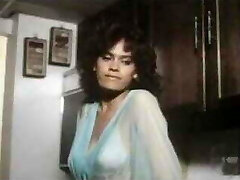 कभी अकेले सो कभी अकेले सो