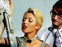 Boss sucks off her nerdy secretary Boss sucks off her nerdy secretary