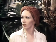 Desiree Cousteau in classical sex site