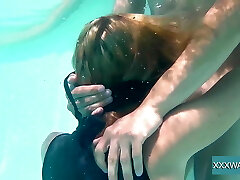 Jason deep throats Marcie underwater