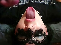 длинноволосый парень жестко трахнул эмо-девочку на рок-вписке!