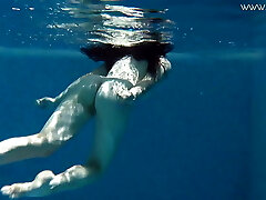 sheril fleur super mignon gros seins sous l'eau