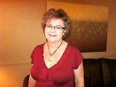 Femme d'âge Essaie 1ère Fois Darksome Bouton de Sexe