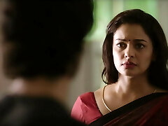 Tamil Actress Pooja Kumar Has Romantic Bang-out