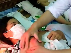 massage des seins pour aider à couler 