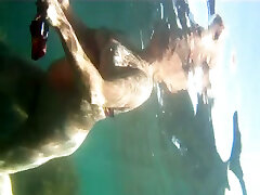 Amazing underwater tweak with me and my wifey banging in a pool