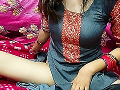 chachi ki chut ki piyaas est une fille qui aime se faire baiser par une fille qui joue avec lekar gya tha