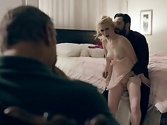 impudent mec baise la femme d'un autre homme et de sperme sur son visage