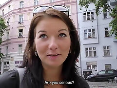 hunt4k. chick vient à prague pour s'amuser mais pas pour s'ennuyer