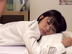 Professionnel de masseur installé une caméra cachée dans son bureau Professionnel de masseur installé une caméra cachée dans son bureau