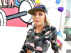 nina elle a un sacré trou du cul nina elle a un sacré trou du cul