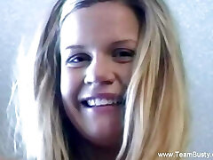 ses doigts deviennent collants avec du sperme ses doigts deviennent collants avec du sperme