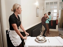 Xxx FFM threeway with ebony Zaawaadi and maid Miss Alice Wild
