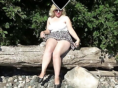 mini jupe, milf et chatte
