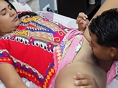 ma demi-soeur excitée a une chatte délicieuse, j'adore la baiser