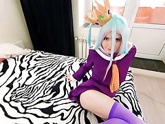 la petite shiro a perdu la partie contre son demi-frère sora et s'est donnée à lui, accomplissant tous ses caprices